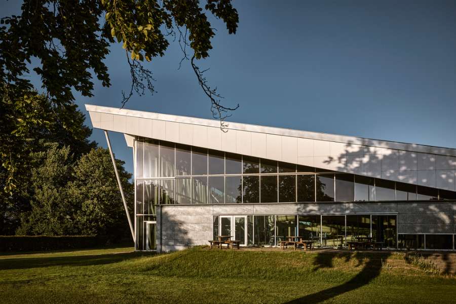 Foreninger samles bag stålfacade med karakter, Ringsted Sportscenter, Tværalle 8, 4100 Ringsted